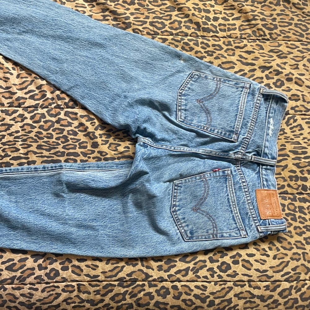 LEVIS PREMIUM WEDGIE STRAIGHT LEG JEANS size 25